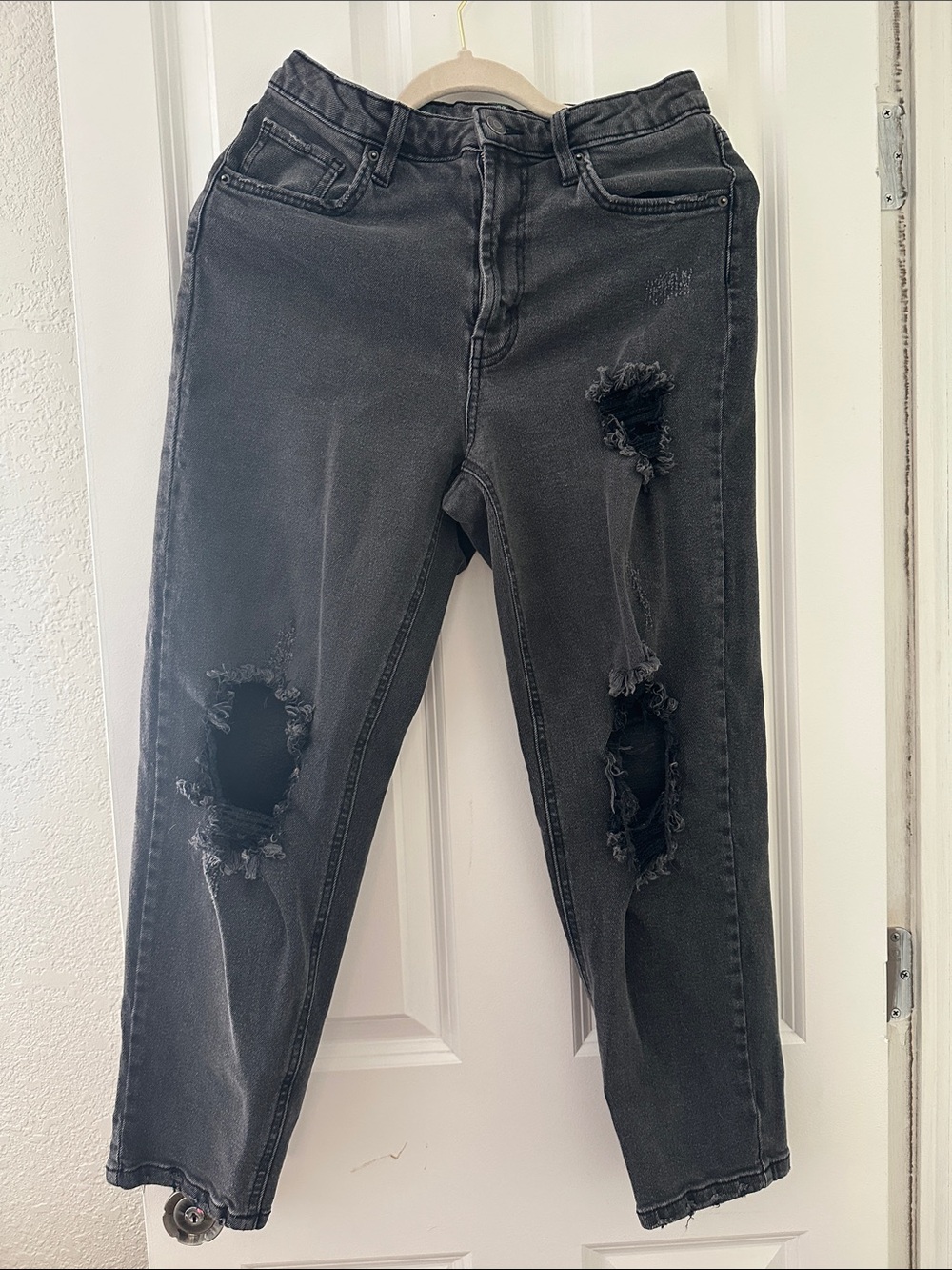 Black Distressed Jeans🖤